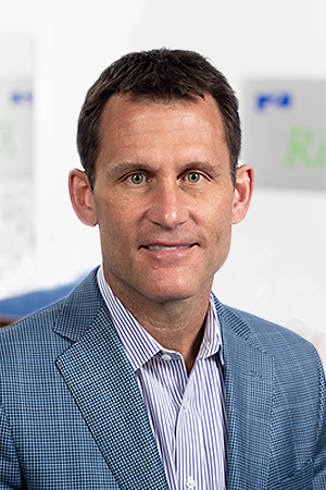 Davychris2 BKG 300X450 (1)