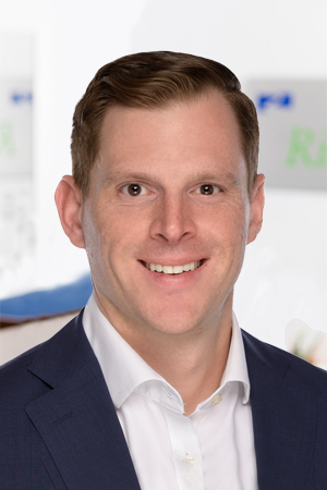 Stoller Jake GRC BKG 300X450