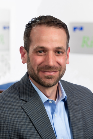 Englanddoug2 BKG 300X450 (1)