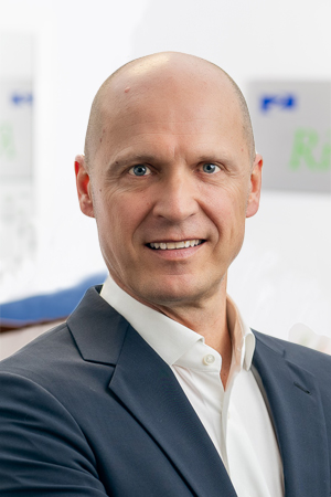 Darecameron3 BKG 300X450